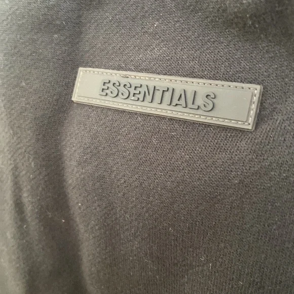 Essentials sweater 🔥🔥🔥🔥 - Picture 4 of 4